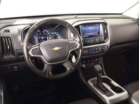 Used 2022 Chevrolet Colorado LT w/ Fleet Safety Package image 2