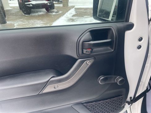 Used 2016 Jeep Wrangler Sport image 11