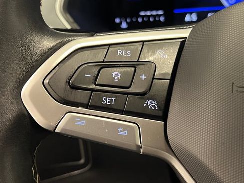 Certified 2023 Volkswagen Tiguan SE FWD image 21