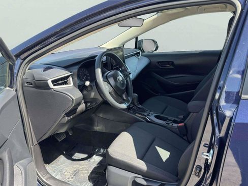 Used 2025 Toyota Corolla LE FWD image 21