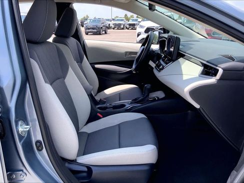 Used 2023 Toyota Corolla LE image 9