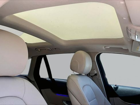 Used 2021 Mercedes-Benz GLC 300 image 14