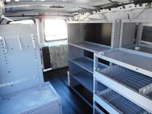 Used 2016 Chevrolet Express 2500 RWD image 21