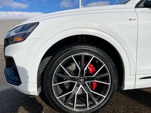Used 2023 Audi Q8 Premium Plus image 21
