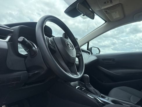 Used 2022 Toyota Corolla LE image 33