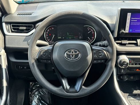 Used 2025 Toyota RAV4 XLE AWD/4WD image 12