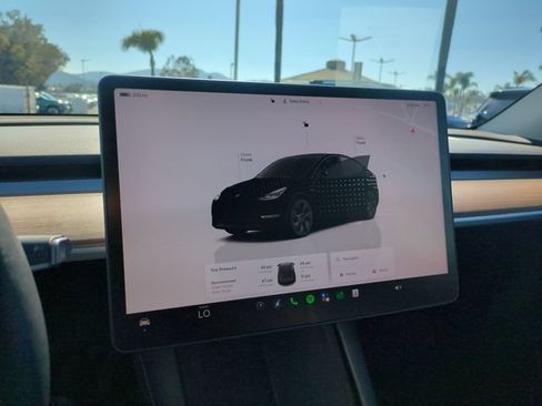 Used 2025 Tesla Model Y Long Range RWD image 20