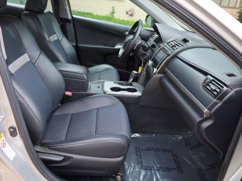 Used 2012 Toyota Camry SE FWD image 31