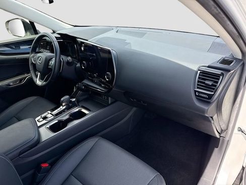 Used 2024 Lexus NX 250 FWD w/ Towing Package (2000 Lbs) image 14