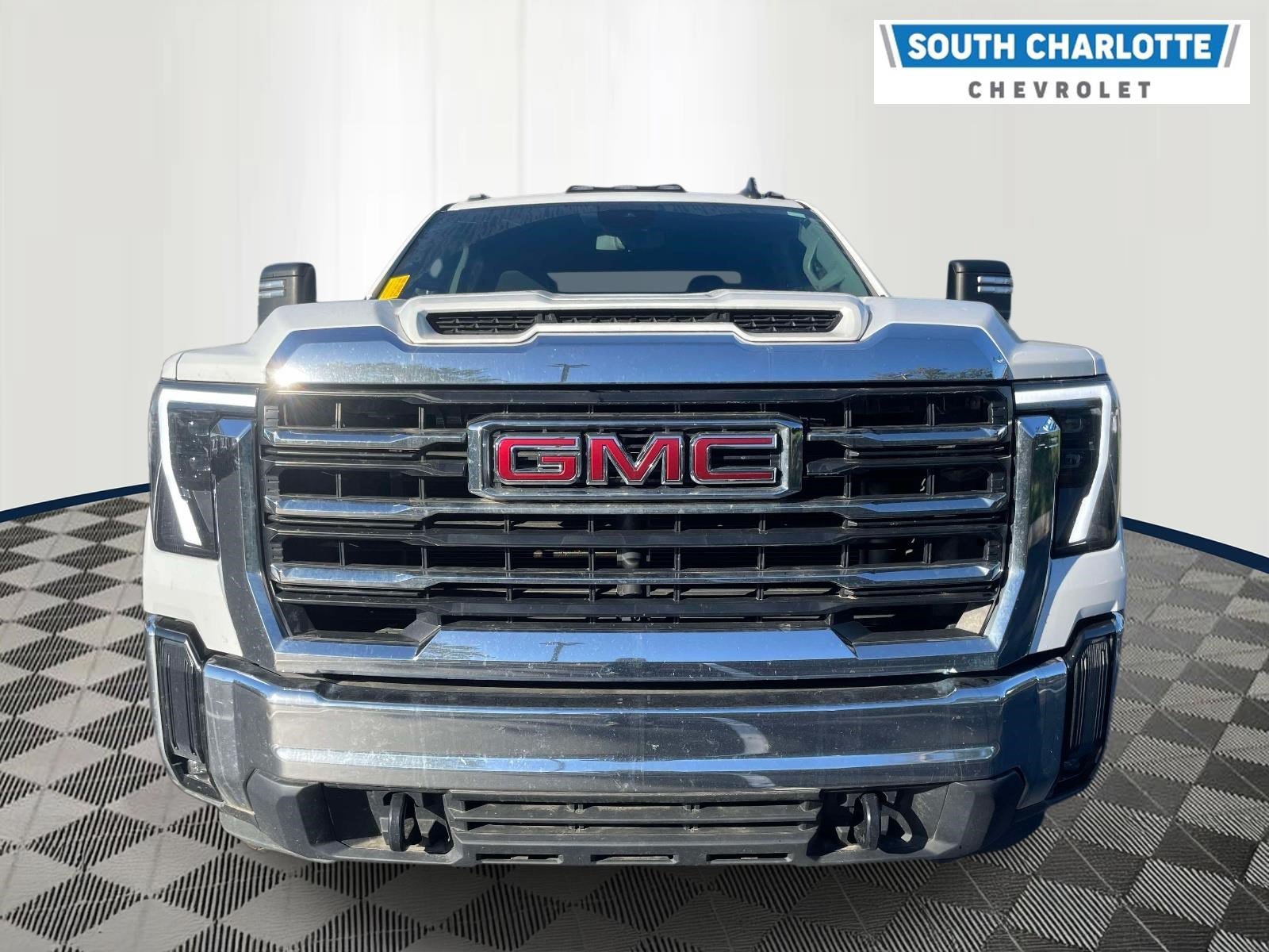 Used 2024 GMC Sierra 2500 SLE w/ SLE Value Package; AWD/4WD image 2