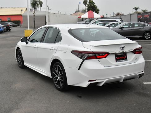 Used 2023 Toyota Camry SE image 6