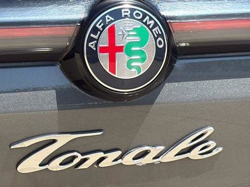 Used 2025 Alfa Romeo Tonale w/ Premium Package AWD/4WD image 31