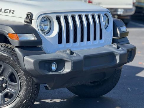 Used 2021 Jeep Wrangler Sport image 7