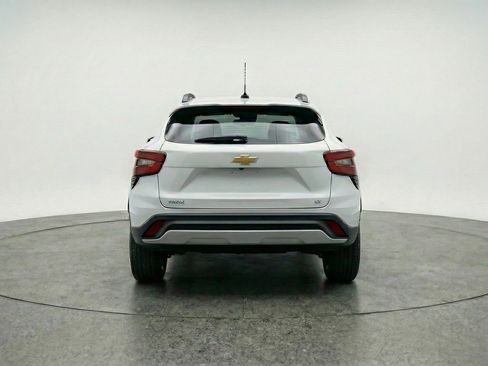 Used 2025 Chevrolet Trax LT w/ LT Convenience Package FWD image 7