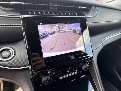 Used 2023 Jeep Grand Cherokee L Laredo image 21