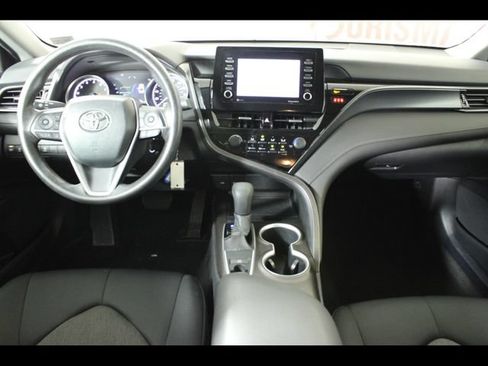Used 2021 Toyota Camry LE AWD/4WD image 16