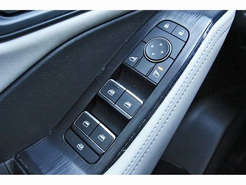 Certified 2023 Nissan Rogue SL w/ SL Premium Package image 21