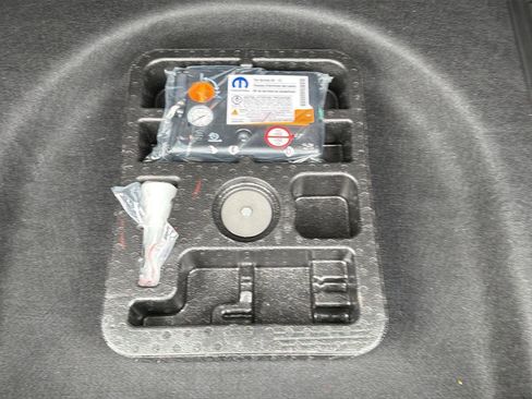 Used 2024 Jeep Compass Limited image 26