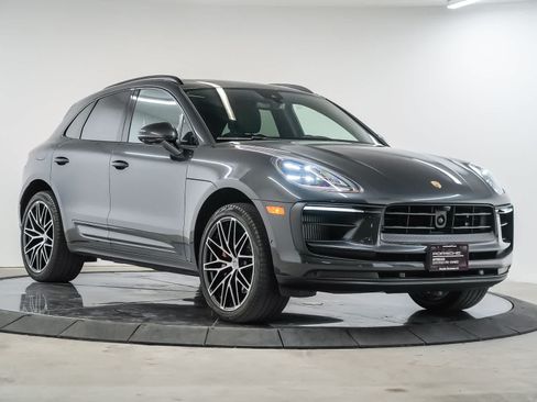 Certified 2023 Porsche Macan S AWD/4WD image 7