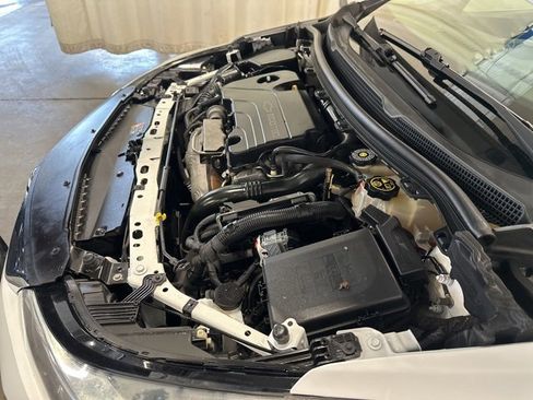 Used 2018 Chevrolet Cruze LT image 31