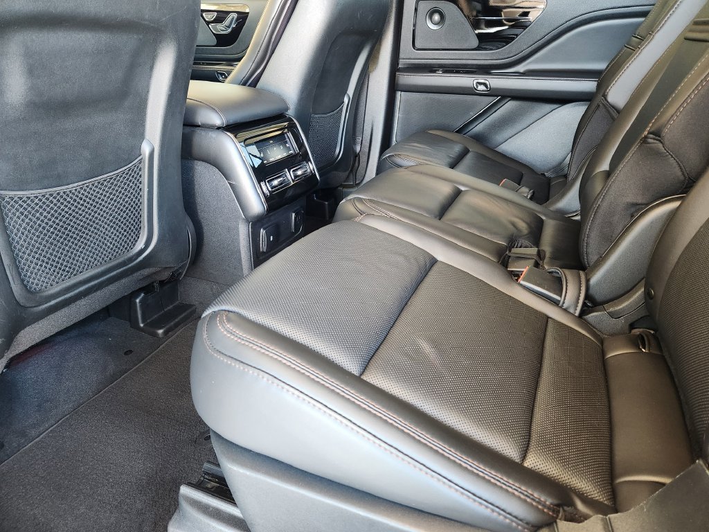 Used 2023 Lincoln Aviator Reserve w/ Equipment Group 201A RWD image 29