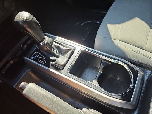 Used 2018 Toyota Tacoma SR5 image 30