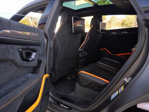 Used 2024 Lamborghini Urus Performante image 31