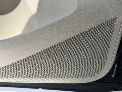 New 2026 Volkswagen Atlas SE image 14