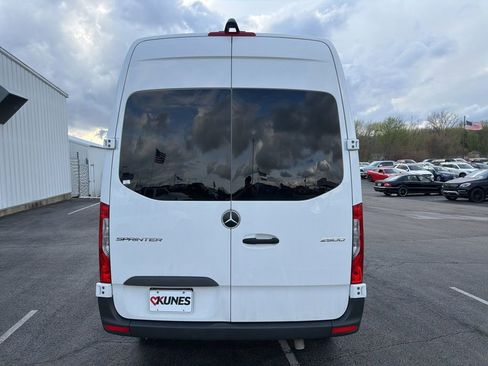 Used 2024 Mercedes-Benz Sprinter 2500 image 5