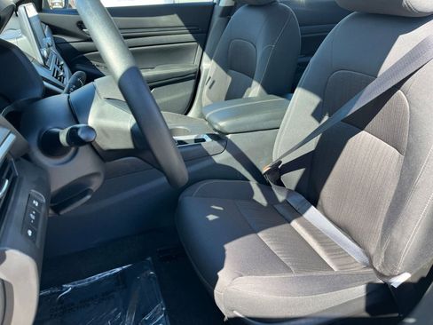 Used 2025 Nissan Altima 2.5 SV image 35