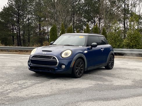Used 2017 MINI Cooper S image 6