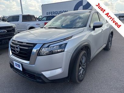 Used 2025 Nissan Pathfinder SV