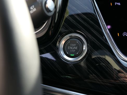 New 2025 Cadillac XT6 Premium Luxury image 17