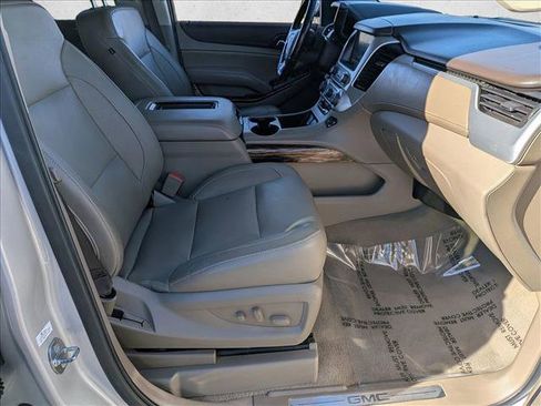 Used 2019 GMC Yukon XL SLT w/ Open Road Package image 21