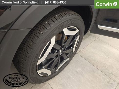 Used 2025 Kia Telluride S FWD image 41
