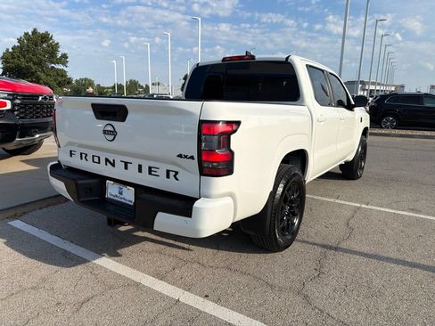 Used 2026 Nissan Frontier SV w/ SV Convenience Package AWD/4WD image 3