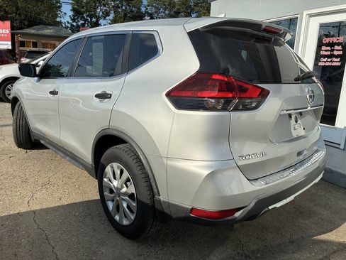 Used 2018 Nissan Rogue S FWD image 3