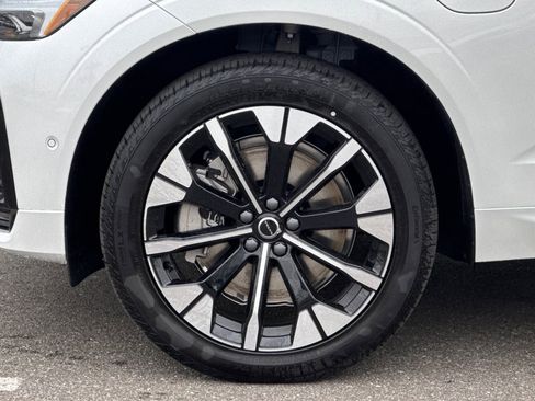 New 2026 Volvo XC60 T8 Plus AWD/4WD image 32