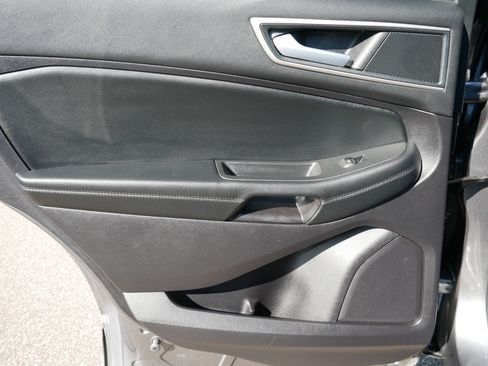 Used 2021 Ford Edge SEL w/ Convenience Package image 15