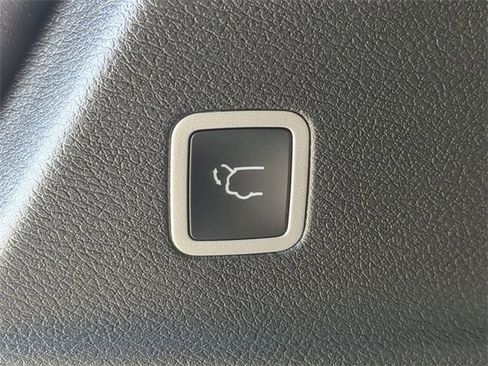 New 2026 Chrysler Pacifica Select w/ S Appearance Package image 15