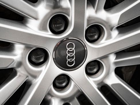 Used 2018 Audi Q5 2.0T Premium Plus w/ Premium Plus Package image 8