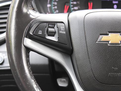 Used 2019 Chevrolet Trax LT w/ LT Convenience Package AWD/4WD image 36