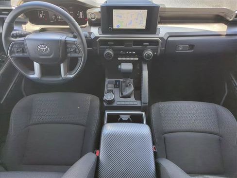 Used 2025 Toyota 4Runner SR5 AWD/4WD image 17
