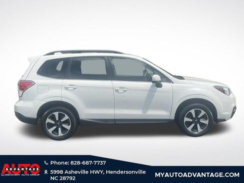 Used 2017 Subaru Forester 2.5i Limited AWD/4WD image 2