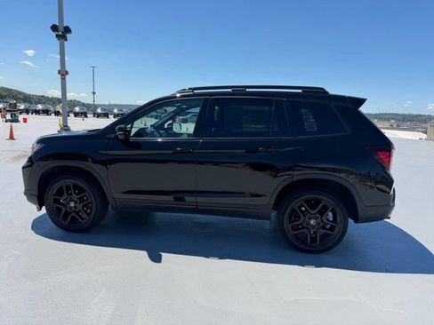Certified 2024 Honda Passport Black Edition image 10