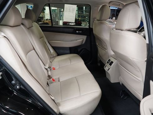 Used 2018 Subaru Outback 3.6R Limited image 29