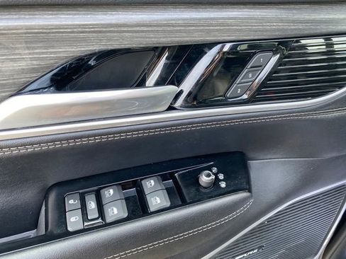 Used 2024 Jeep Wagoneer Series II AWD/4WD image 17