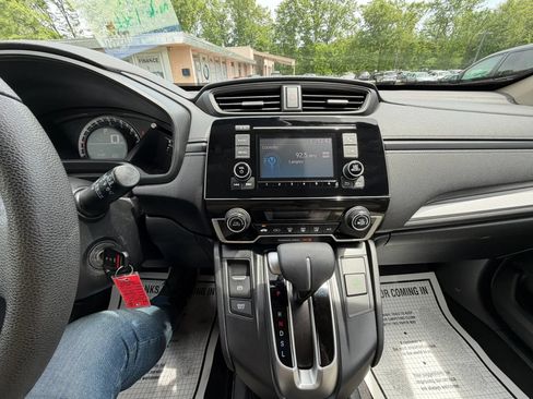 Used 2017 Honda CR-V LX image 24