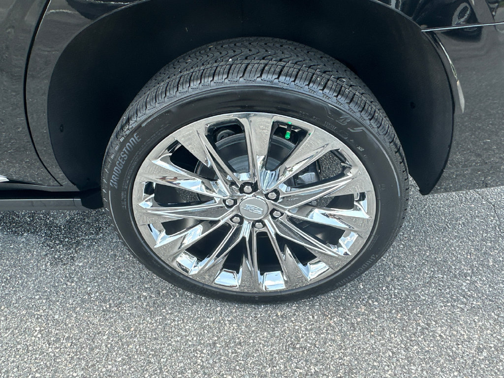 Certified 2026 Cadillac Escalade Luxury w/ LPO, Radiant Package AWD/4WD image 20