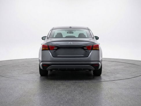 Used 2025 Nissan Altima 2.5 SV image 7